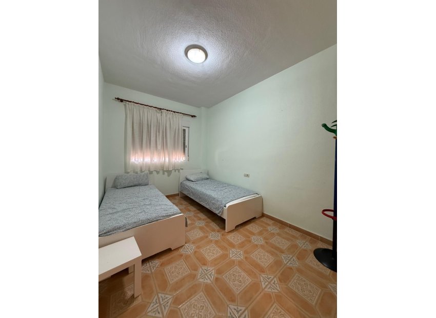 Odsprzedaż - Szalet - Albatera