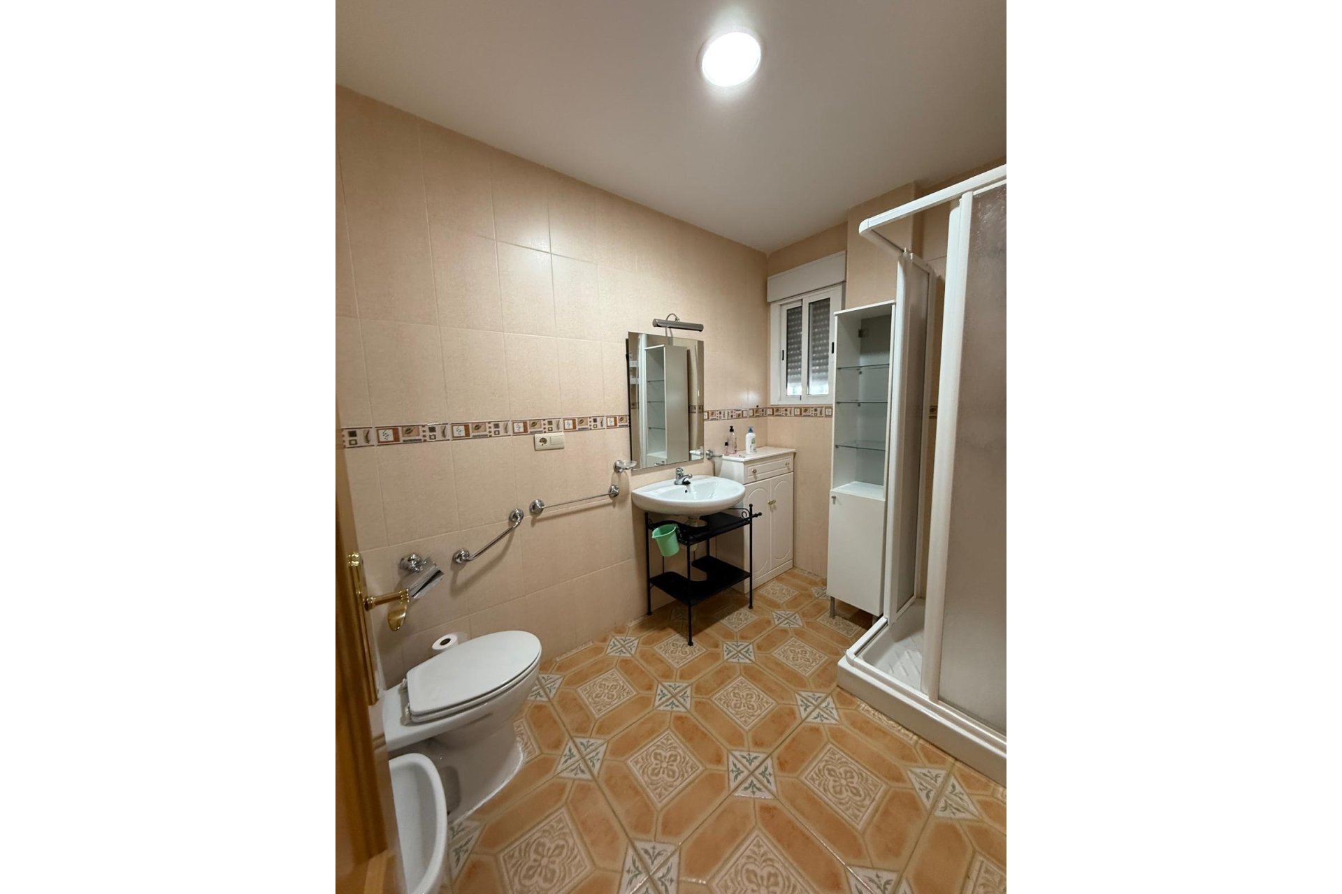 Odsprzedaż - Szalet - Albatera