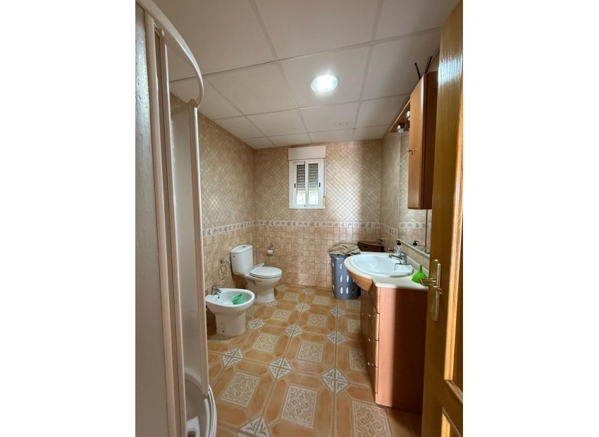 Odsprzedaż - Szalet - Albatera