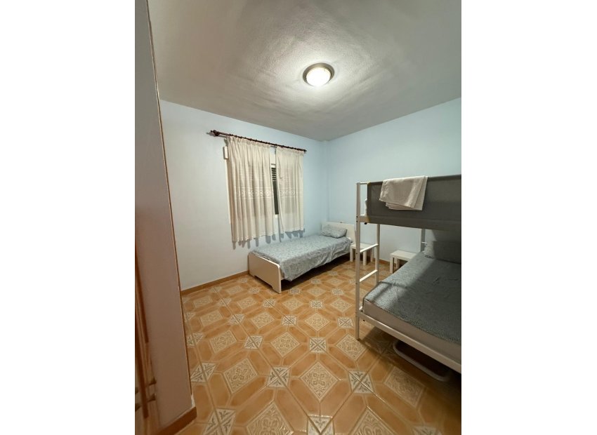 Odsprzedaż - Szalet - Albatera