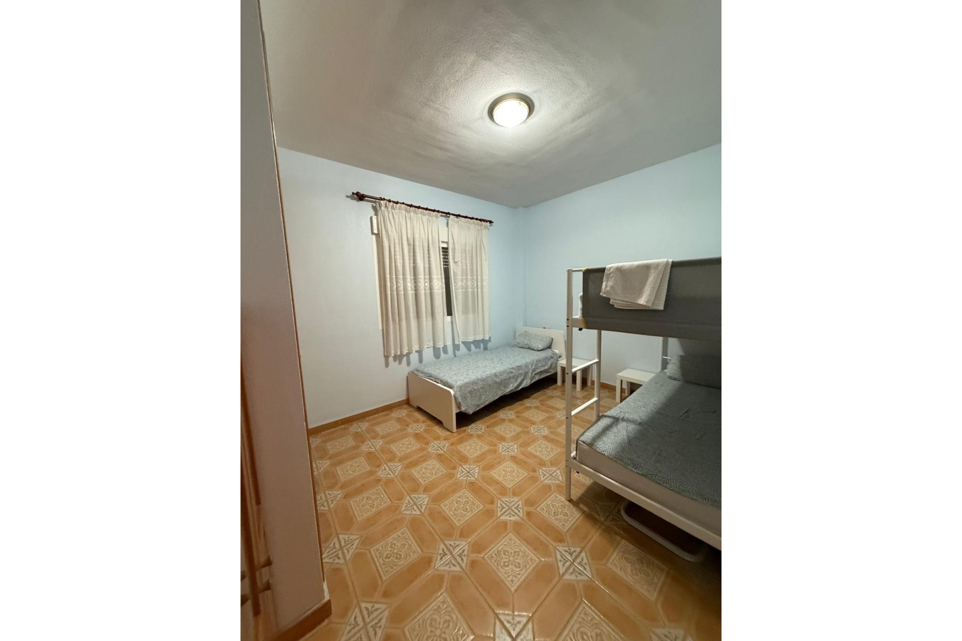 Odsprzedaż - Szalet - Albatera