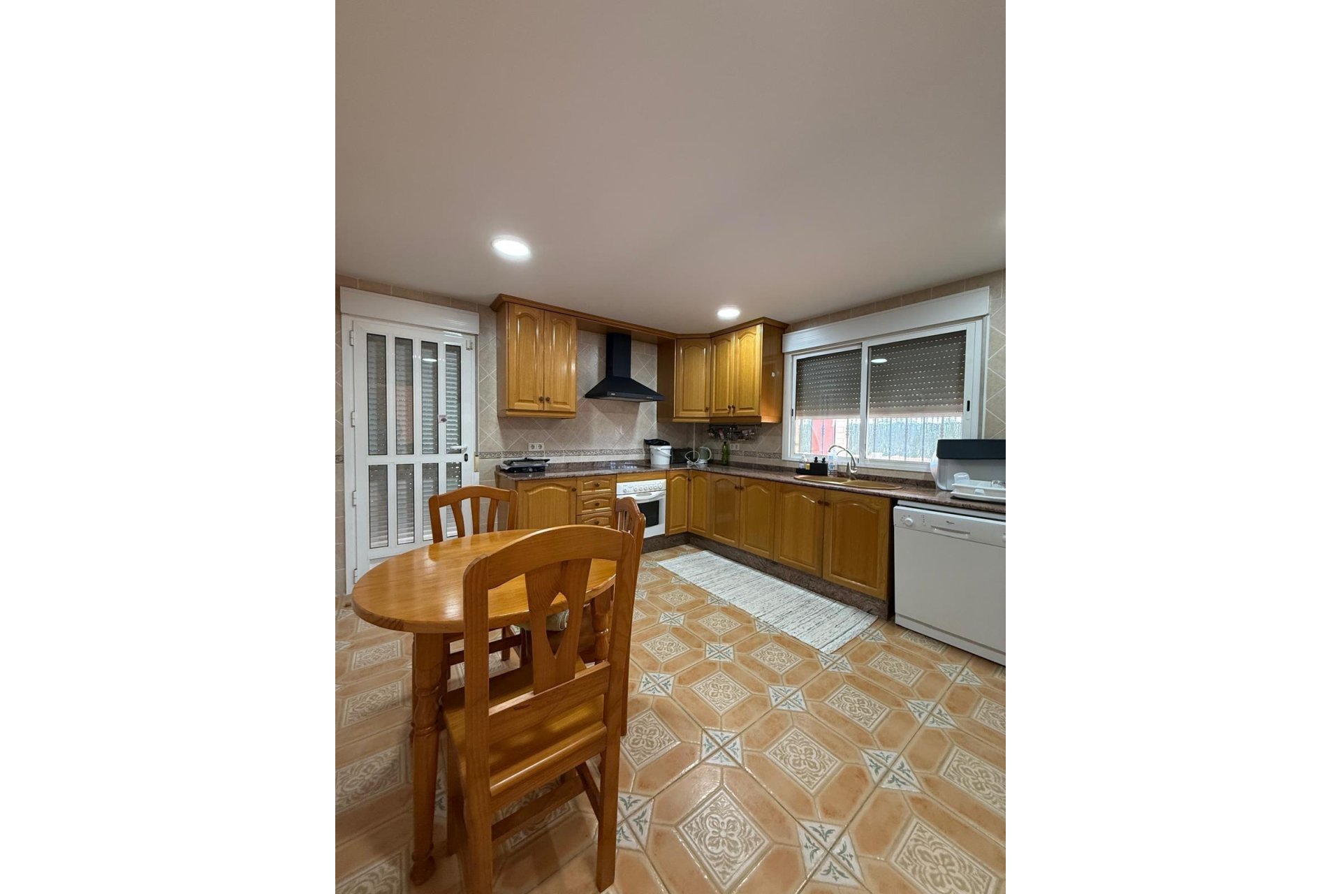 Odsprzedaż - Szalet - Albatera