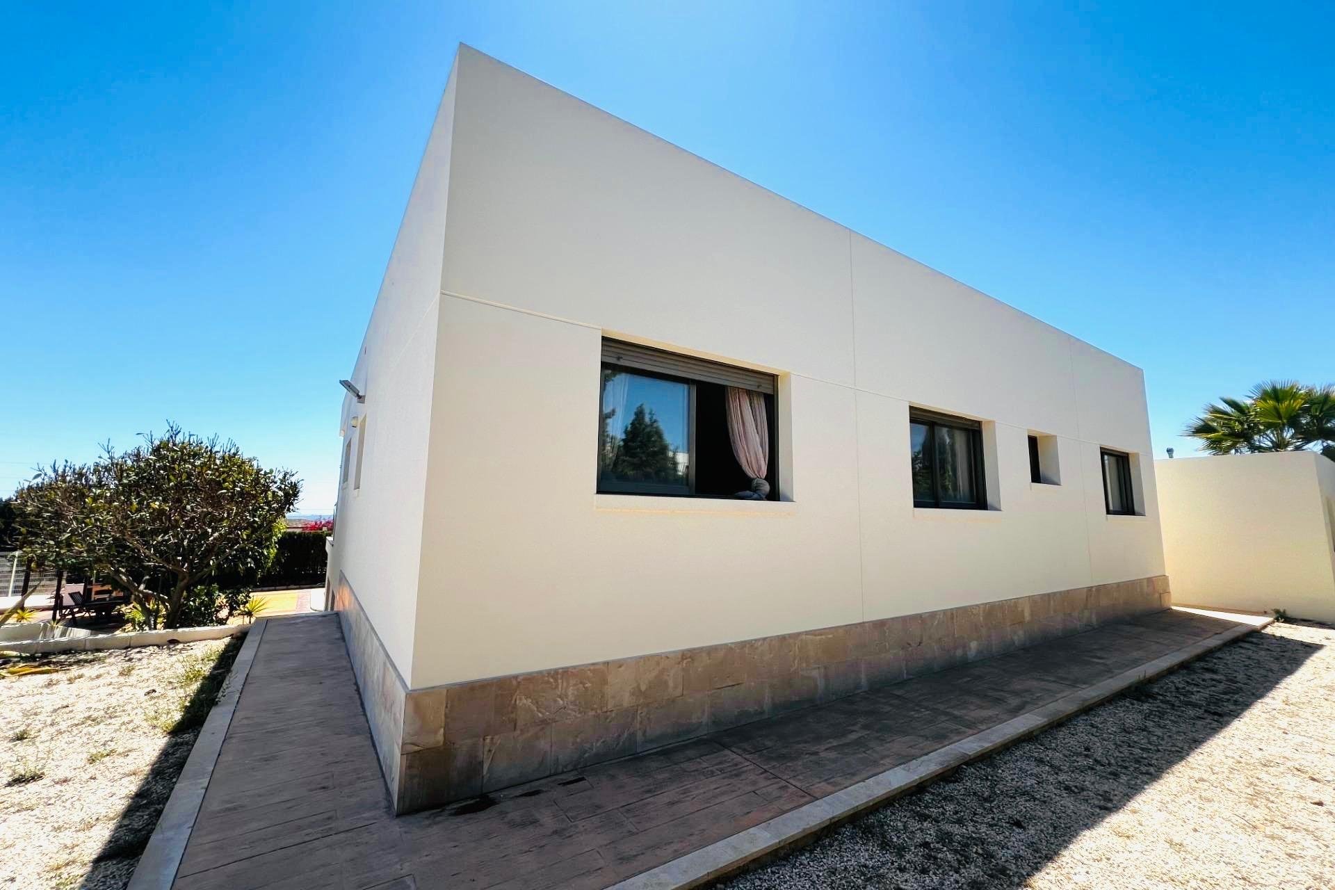 Odsprzedaż - Szalet - Elche - La Galia-Bonavista