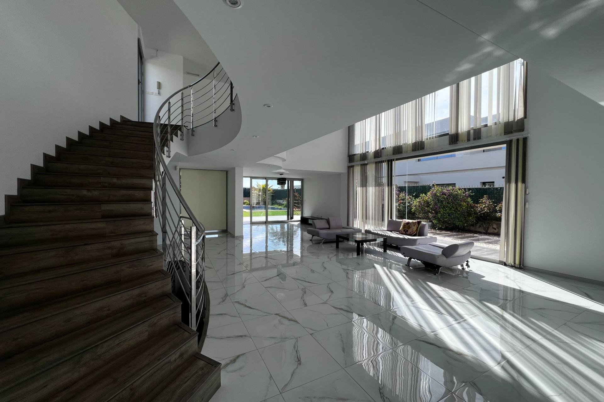 Odsprzedaż - Szalet - Elche Pedanías - Peña las Águilas