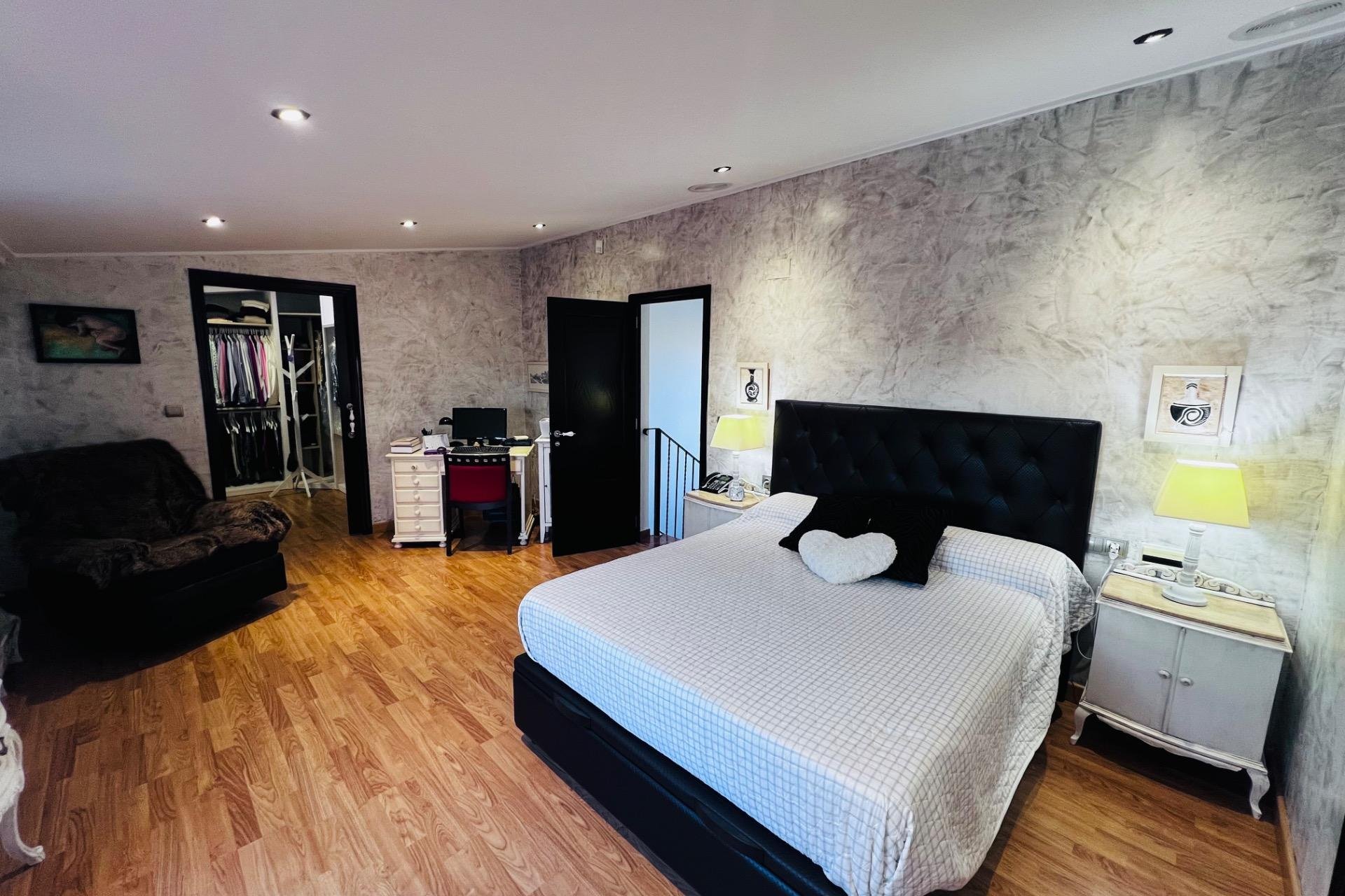 Odsprzedaż - Szalet - Peña las aguilas - Peña de Las Águilas