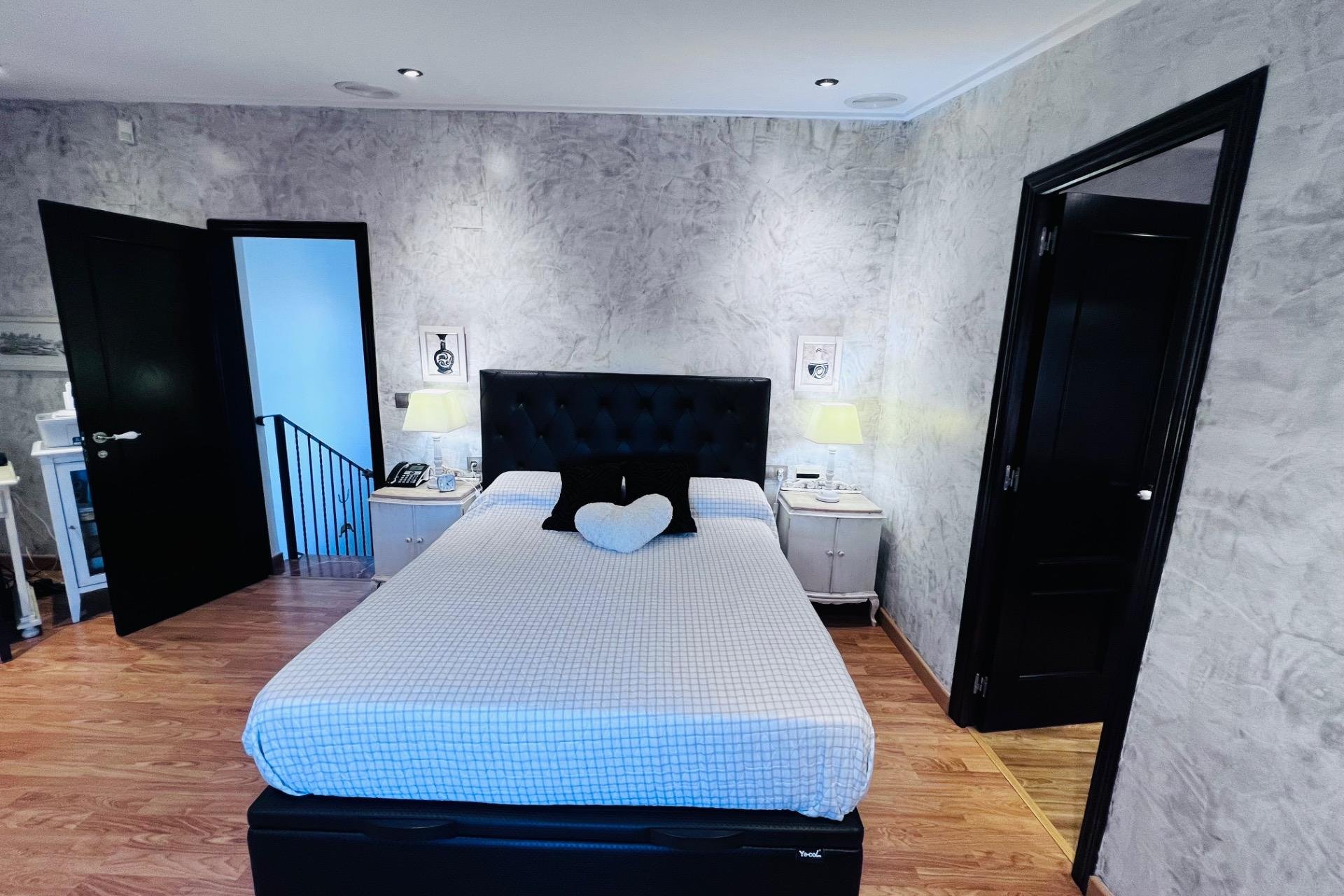 Odsprzedaż - Szalet - Peña las aguilas - Peña de Las Águilas