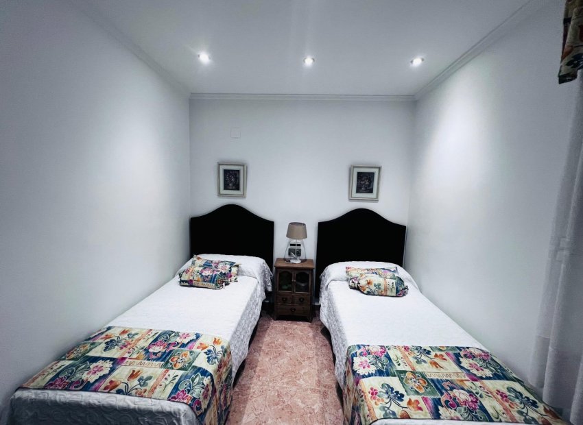 Odsprzedaż - Szalet - Peña las aguilas - Peña de Las Águilas