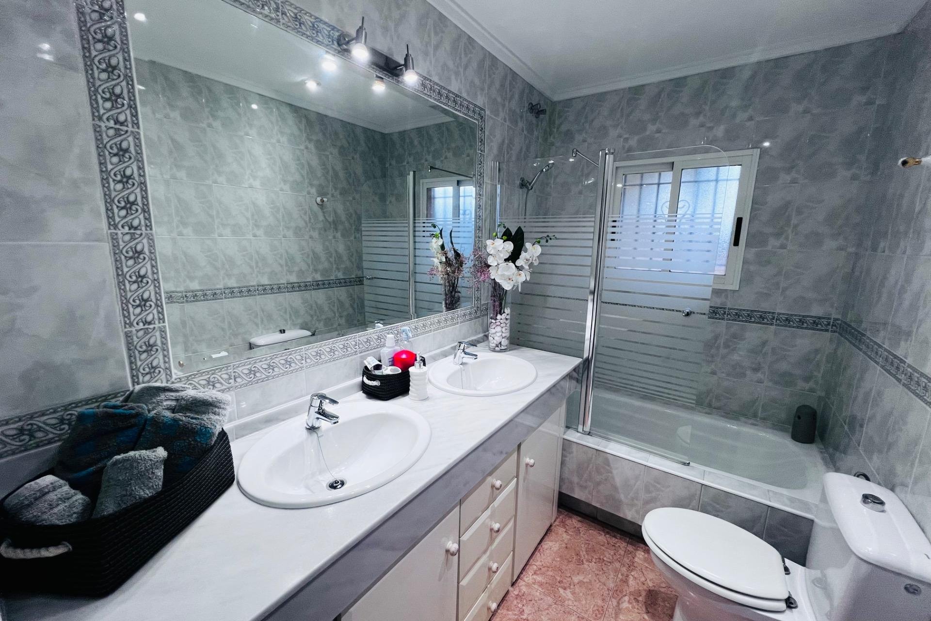 Odsprzedaż - Szalet - Peña las aguilas - Peña de Las Águilas