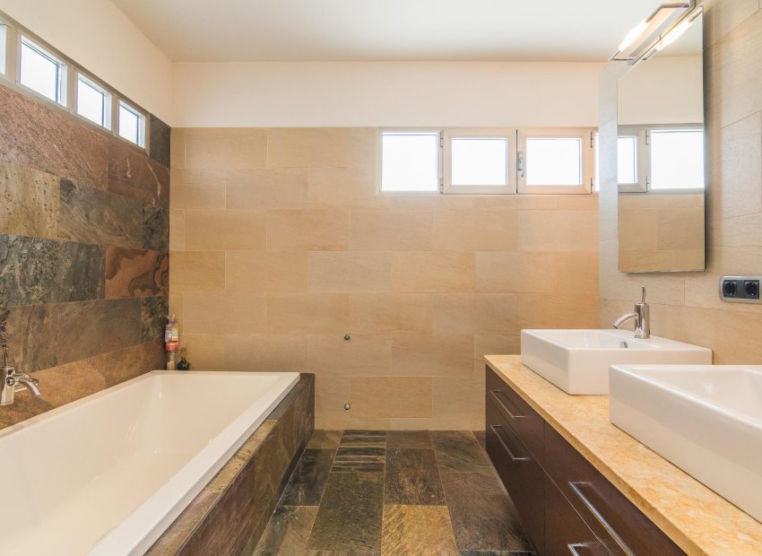 Odsprzedaż - Villa de Lujo - Peña las aguilas - Peña de Las Águilas