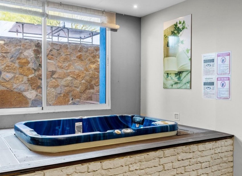 Odsprzedaż - Villa de Lujo - Santa Pola