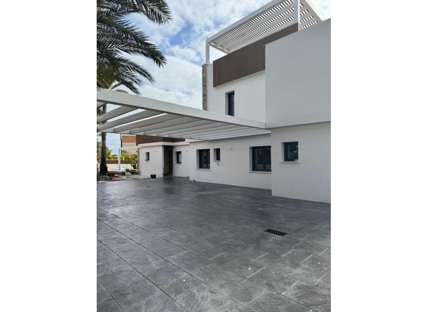 Odsprzedaż - Villa - El Campello - Campello Playa