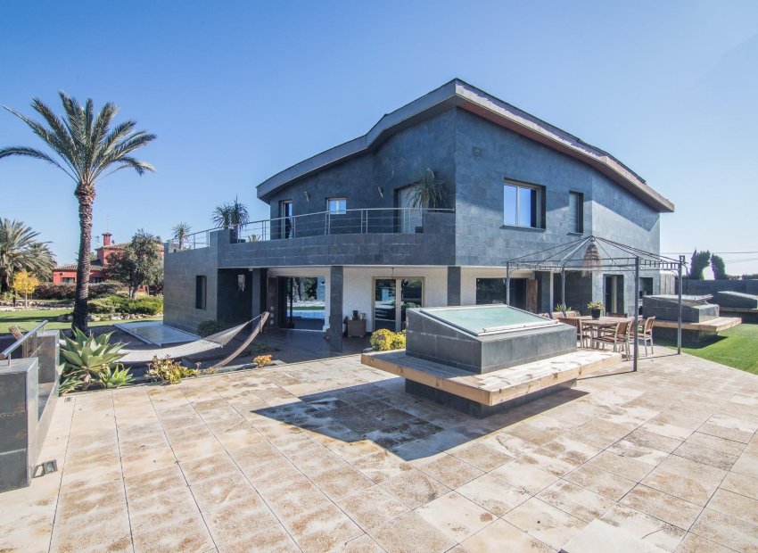 Odsprzedaż - Villa - Elche Pedanías - Valverde
