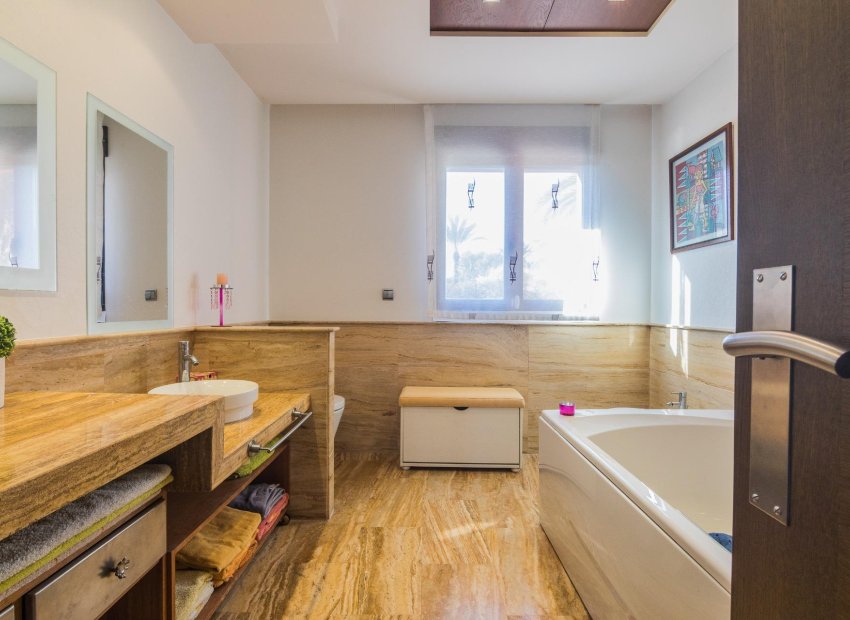 Odsprzedaż - Villa - Elche Pedanías - xLas bayas