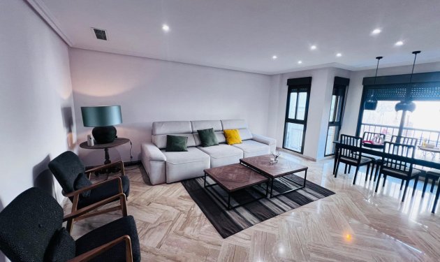 Piso - Reventa - Elche -
                Centro