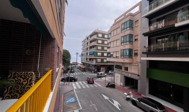 Piso - Reventa -
            Santa Pola - GV-211