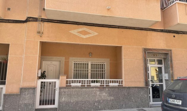 Planta baja - Reventa - Torrellano -
                Torrellano