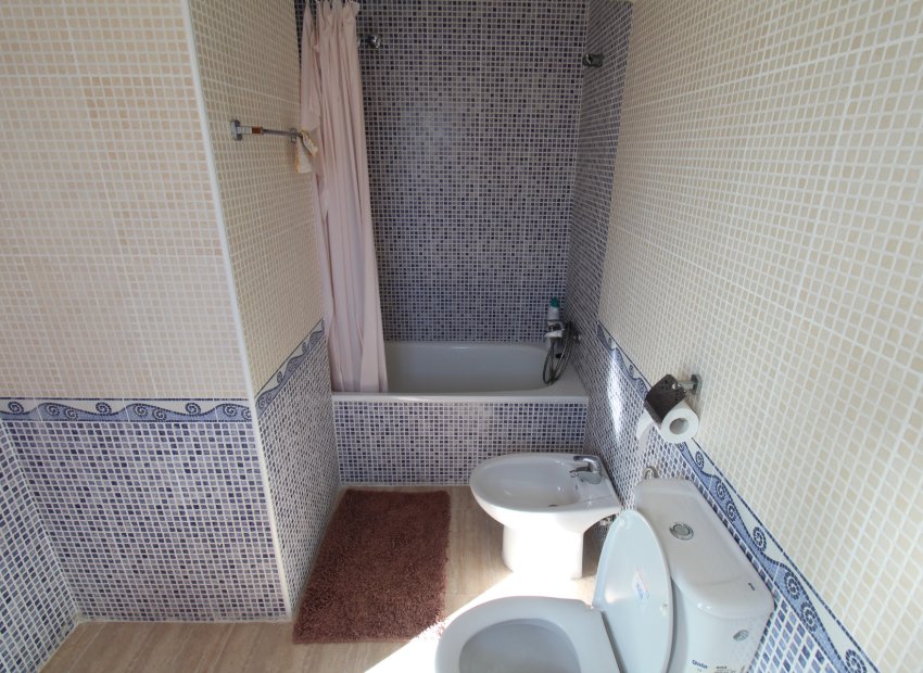 Resale - Apartament - Torrevieja - Pueblo