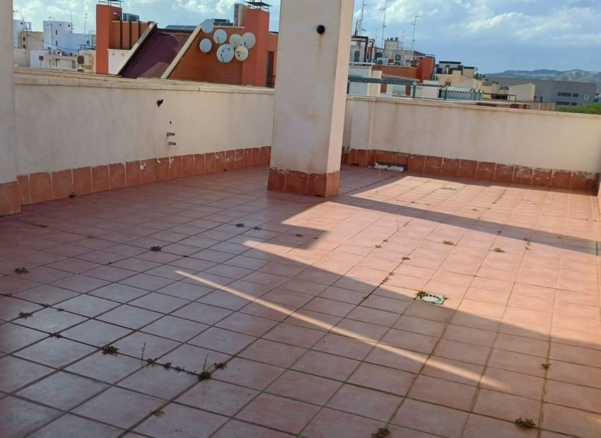 Resale - Apartamento - Elche - Altabix