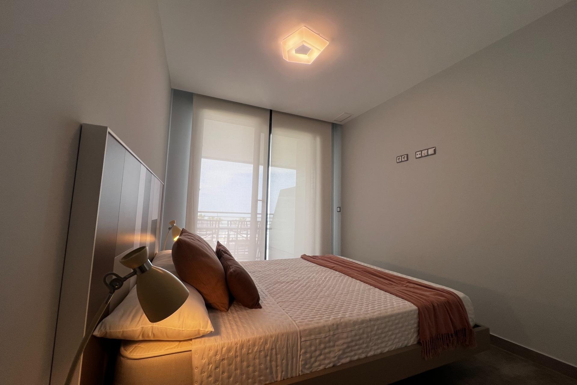 Resale - Apartamento - Elche - Playa arenales del sol