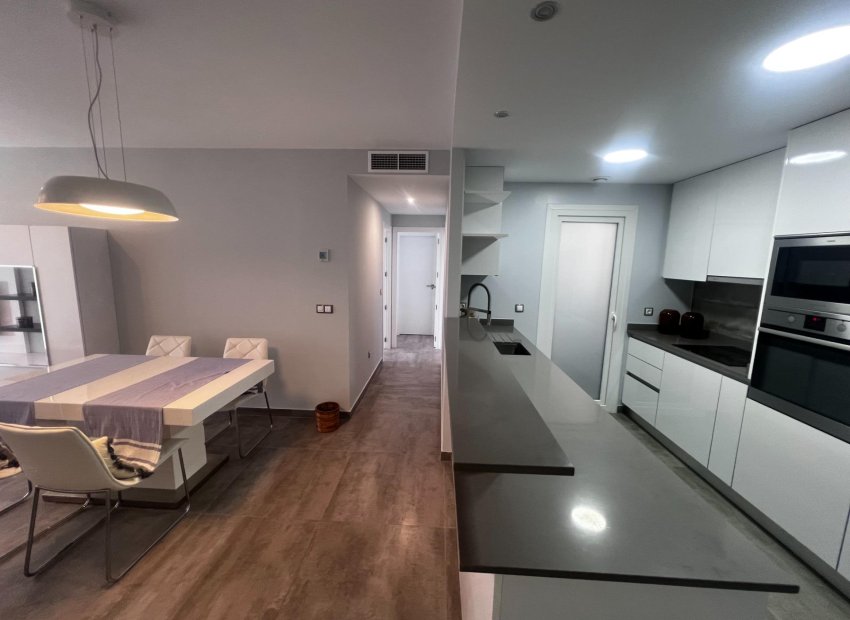 Resale - Apartamento - Elche - Playa arenales del sol