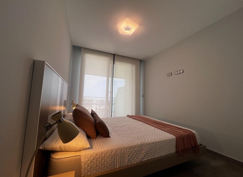 Resale - Apartamento - Elche - Playa arenales del sol