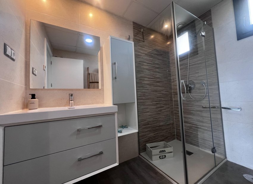 Resale - Apartamento - Elche - Playa arenales del sol