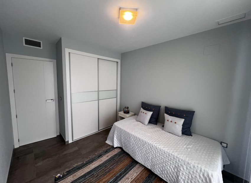 Resale - Apartamento - Elche - Playa arenales del sol