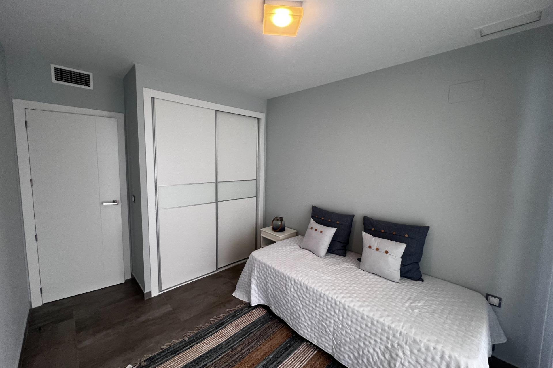Resale - Apartamento - Elche - Playa arenales del sol