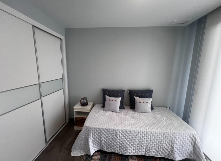 Resale - Apartamento - Elche - Playa arenales del sol