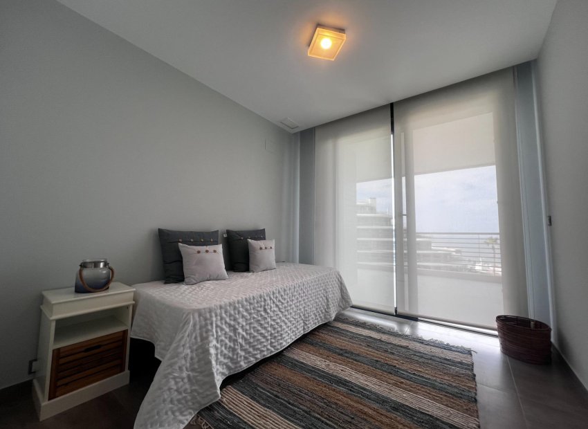 Resale - Apartamento - Elche - Playa arenales del sol