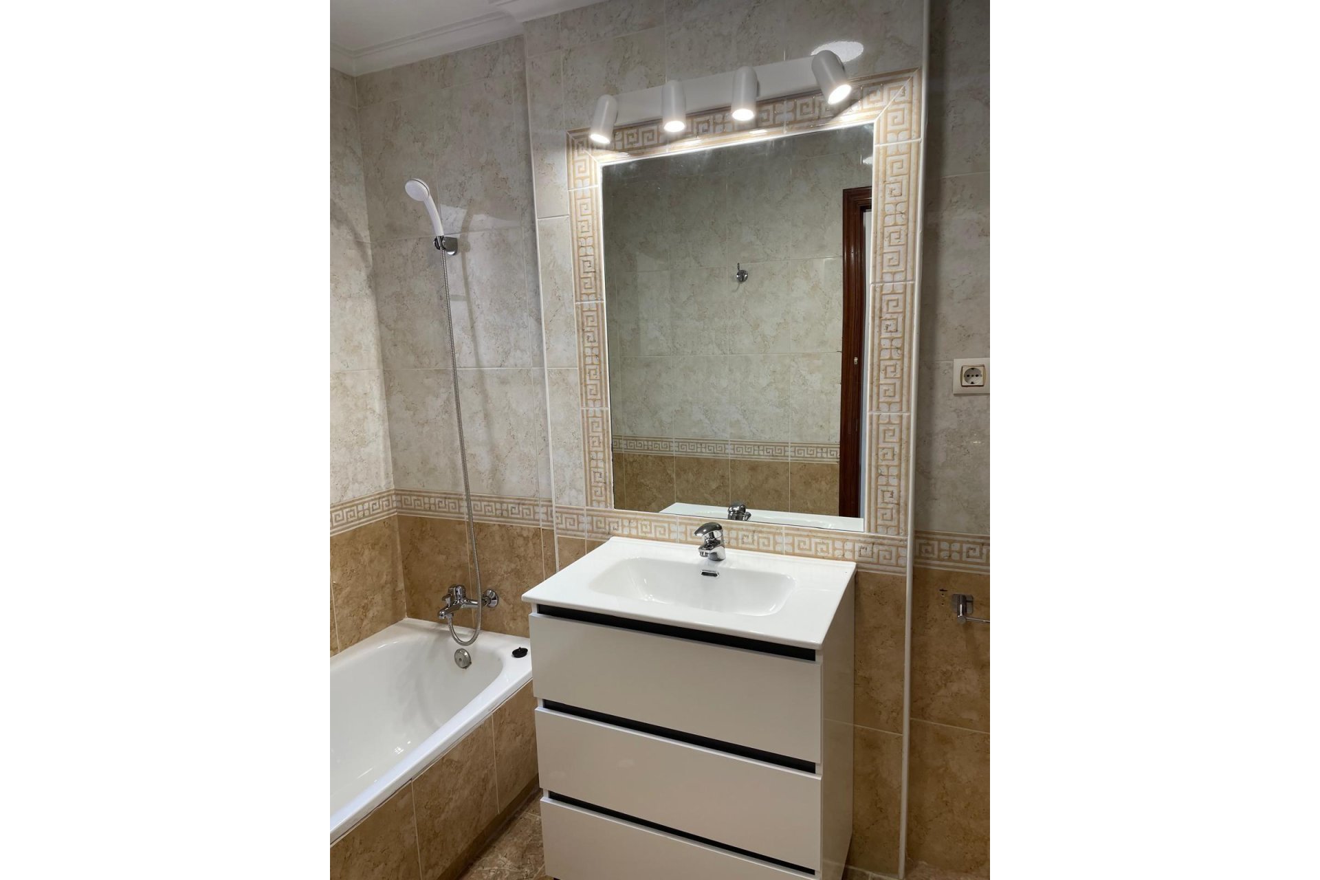 Resale - Apartamento - Orihuela Costa - Campoamor