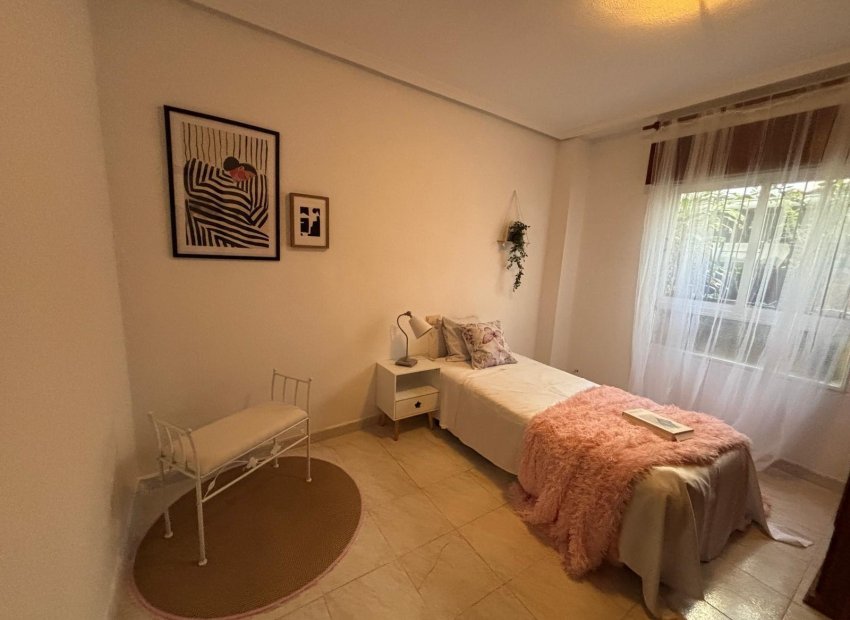 Resale - Apartamento - Torrevieja - Centro