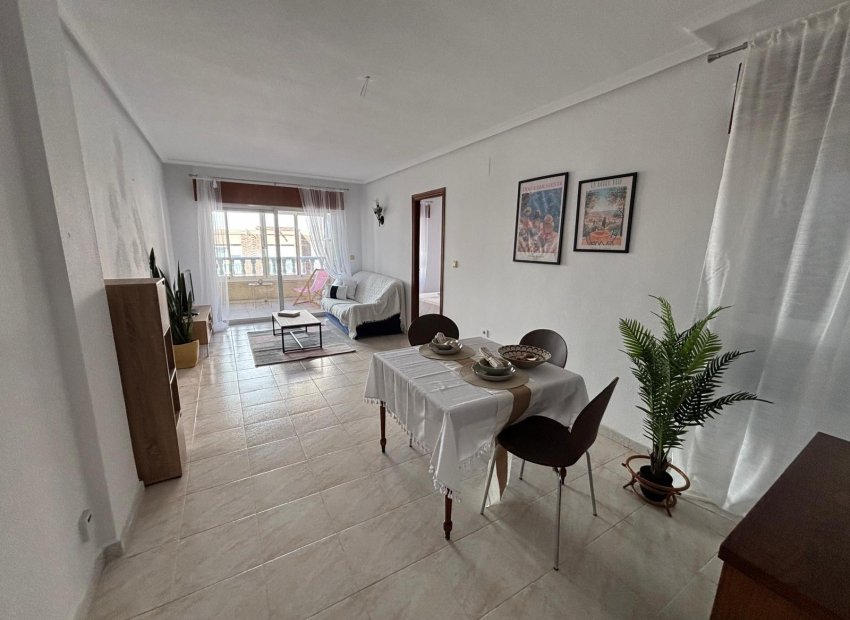 Resale - Apartamento - Torrevieja - Centro