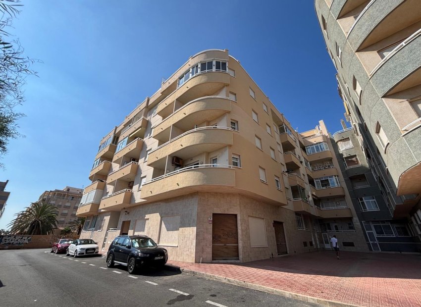 Resale - Apartamento - Torrevieja - Centro
