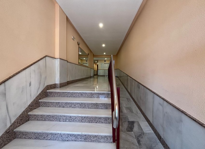 Resale - Apartamento - Torrevieja - Centro