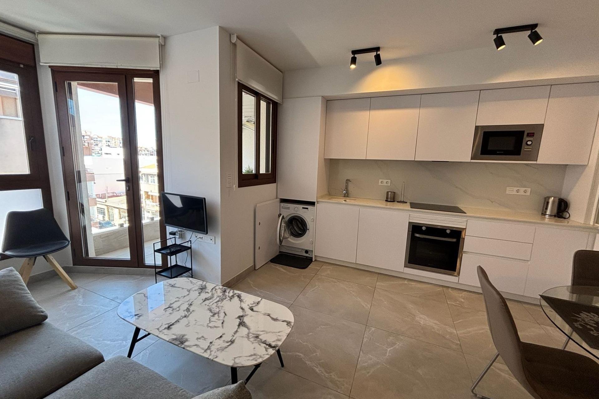 Resale - Apartamento - Torrevieja - Centro