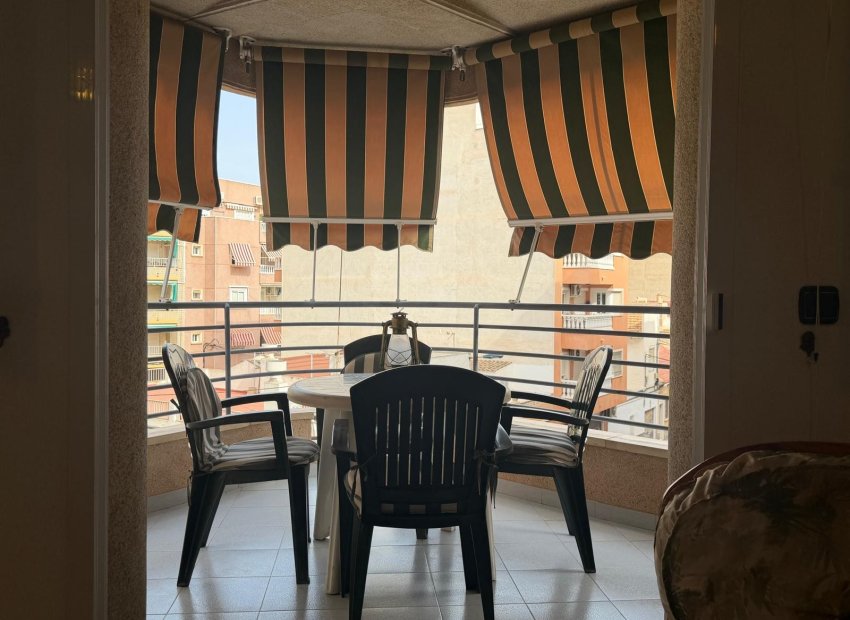 Resale - Apartamento - Torrevieja - Centro