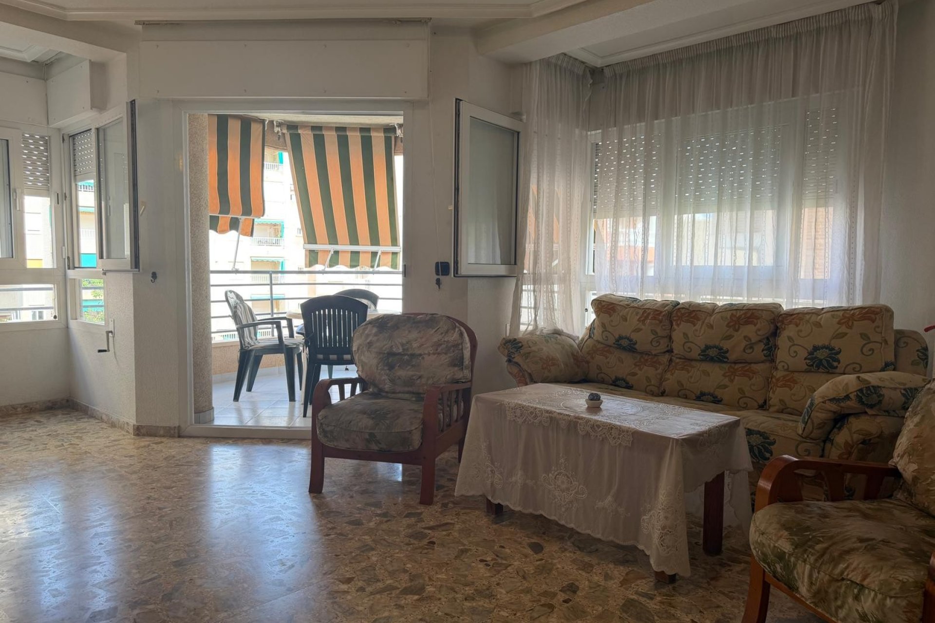 Resale - Apartamento - Torrevieja - Centro