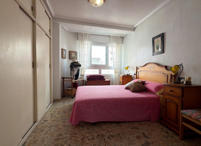 Resale - Apartamento - Torrevieja - Centro