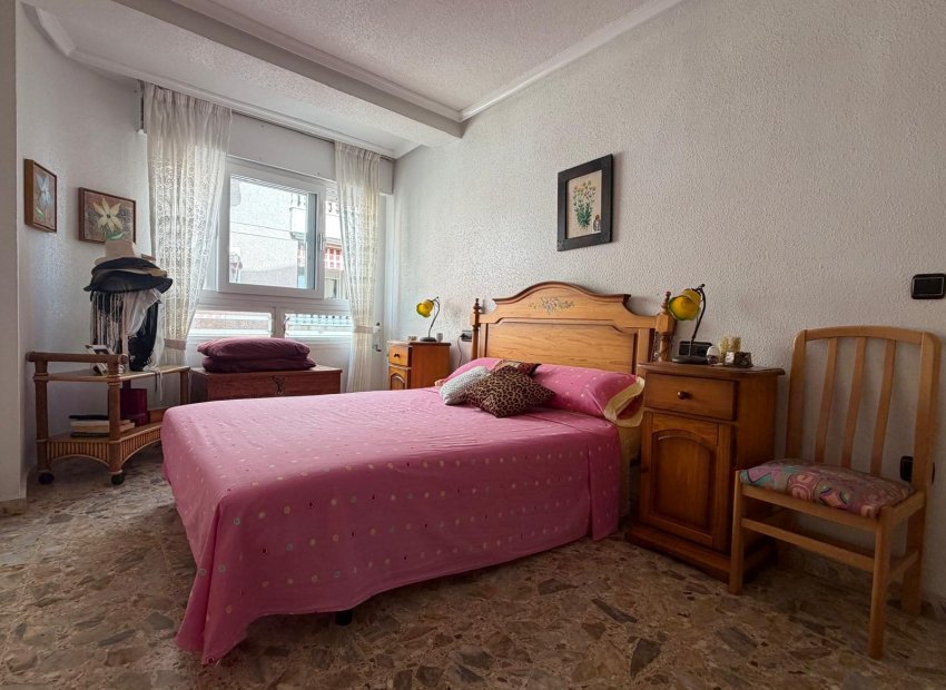 Resale - Apartamento - Torrevieja - Centro