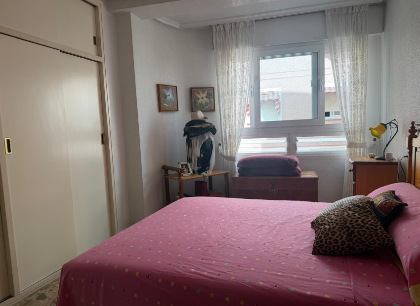 Resale - Apartamento - Torrevieja - Centro