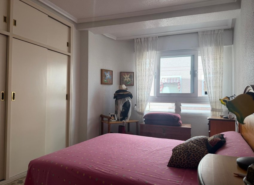 Resale - Apartamento - Torrevieja - Centro
