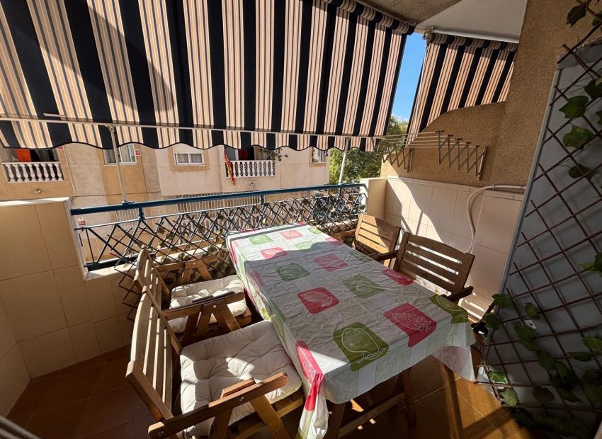 Resale - Apartamento - Torrevieja - Playa de los Locos