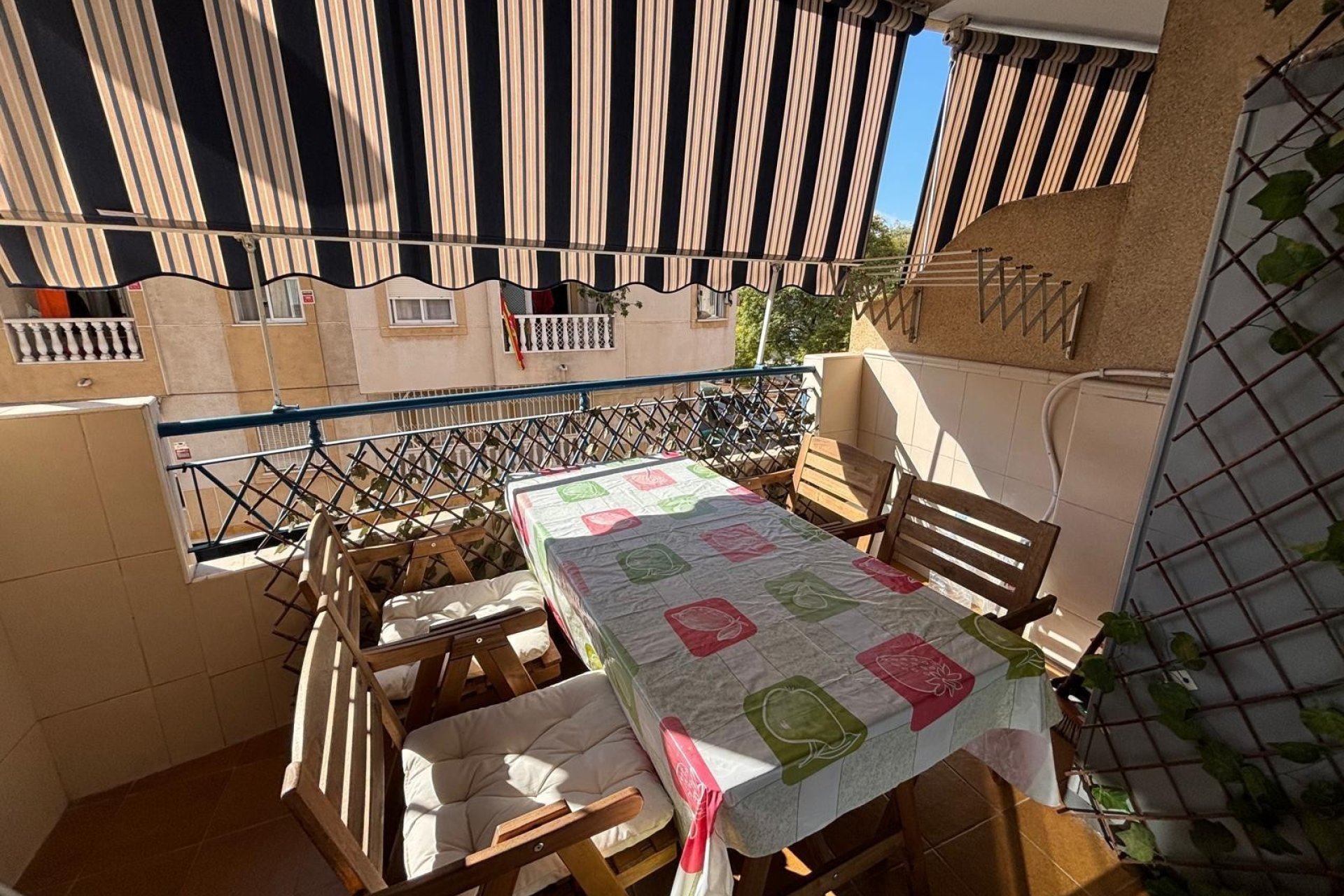 Resale - Apartamento - Torrevieja - Playa de los Locos