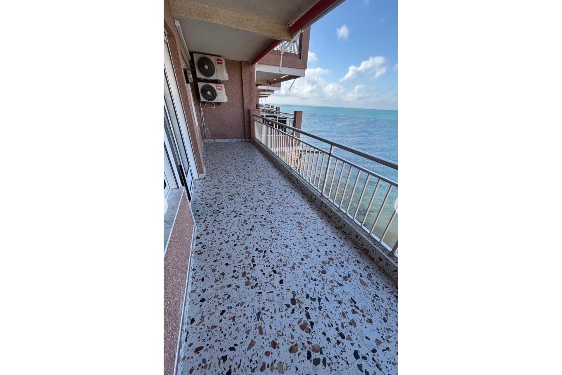 Resale - Apartamento - Torrevieja - Playa de los Locos