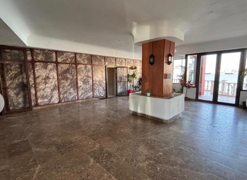 Resale - Apartamento - Torrevieja - Playa de los Locos