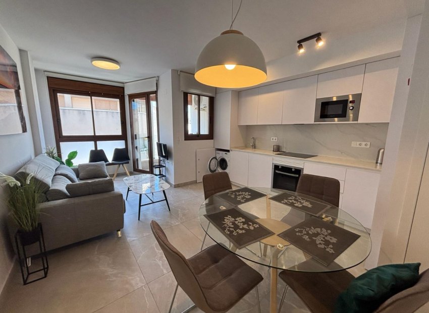 Resale - Apartamento - Torrevieja - Playa de los Locos