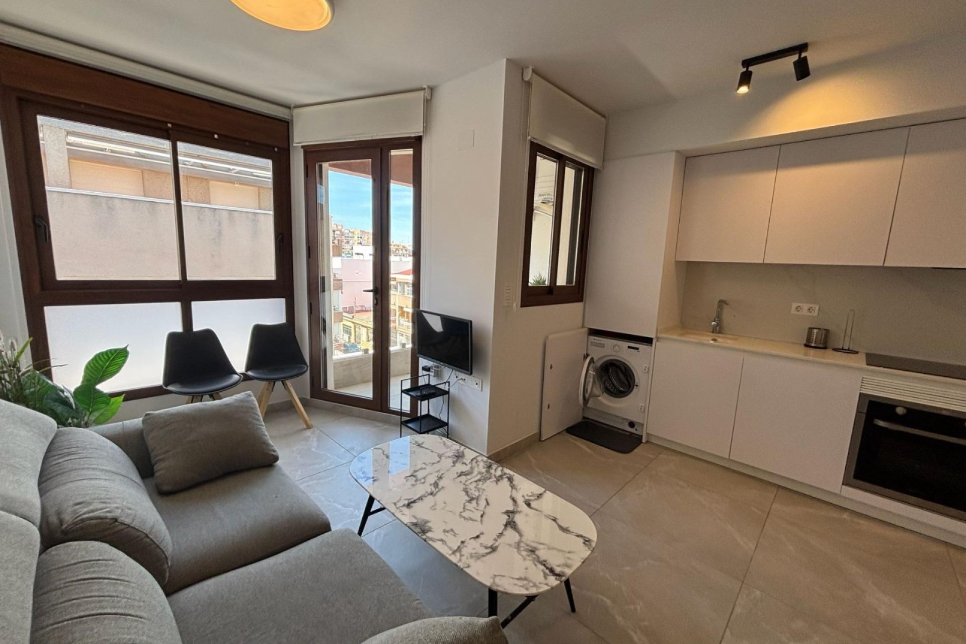 Resale - Apartamento - Torrevieja - Playa de los Locos