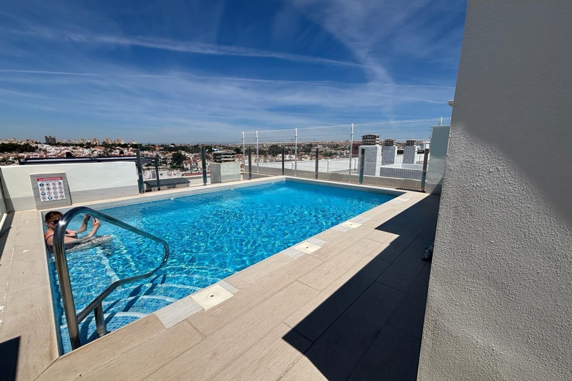 Resale - Apartamento - Torrevieja - Playa de los Locos