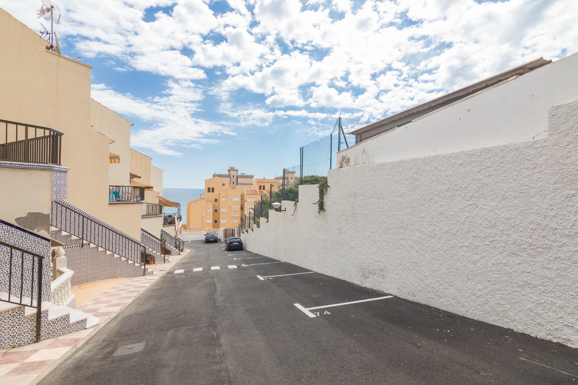 Resale - Bungalow - Arenales del Sol - Zona paseo maritimo